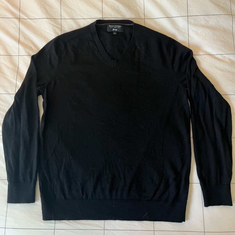 Banana Republic Italian Merino V-neck Sweater (Size: L; Color: Black)
